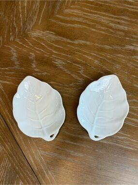 Set Of 2 Vintage Lillian Vernon Dish Trinket White Leaf  1987